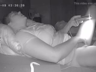 बस्टी बिच leads एक वीडियो के लिए उसकी बेब कॉट छिपा हुआ कॅम
